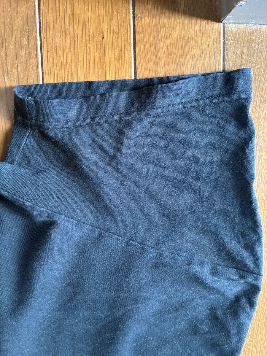 長期間使用したユナイテッドアスレTシャツの袖口と縫い目。